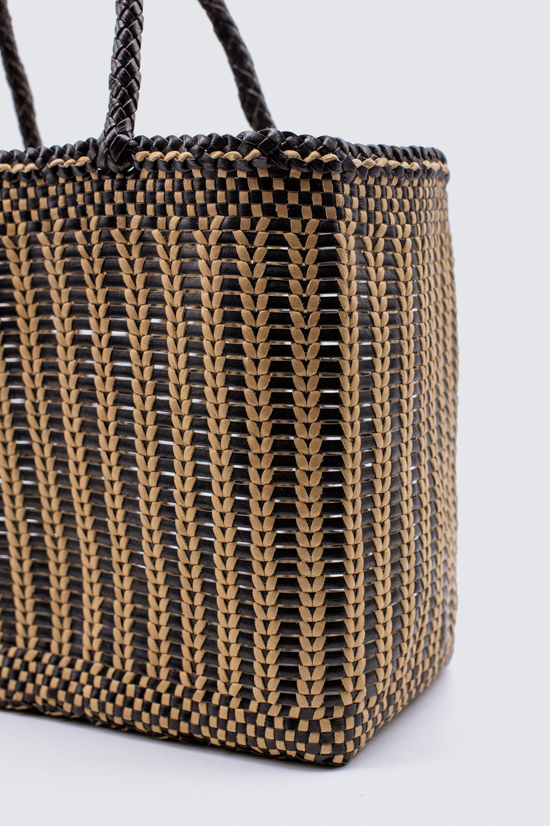 Dragon Diffusion - Bali Big Black/Paper - Woven Leather Bag Handmade