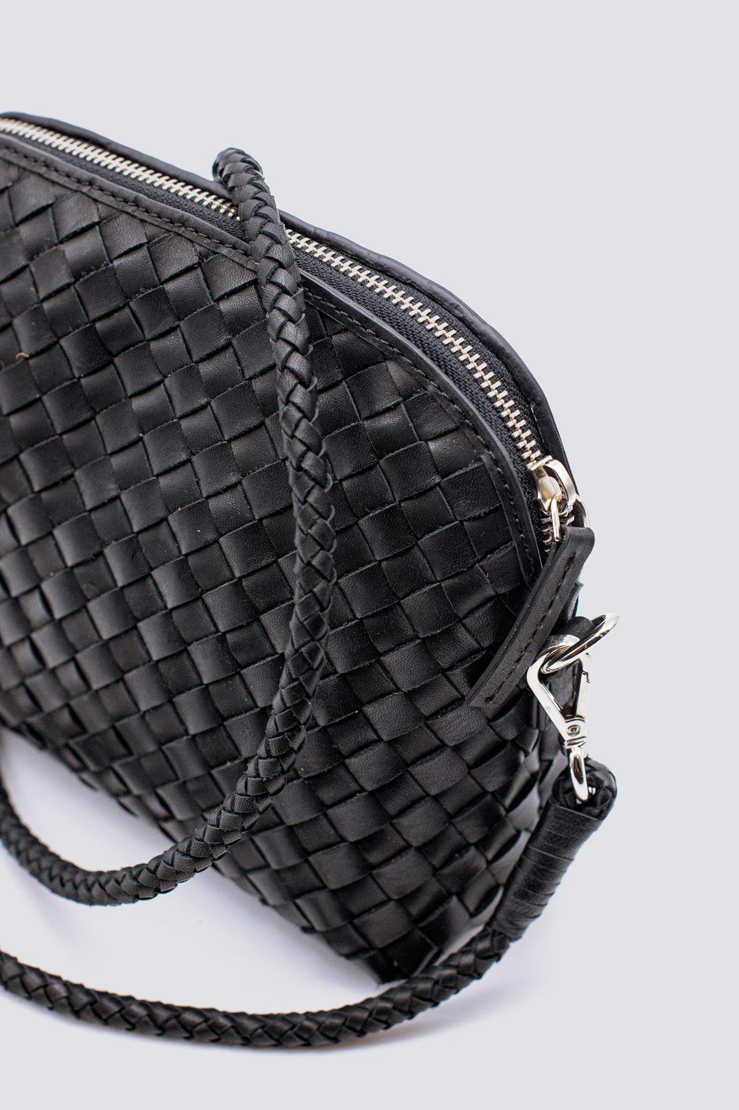 Dragon Diffusion woven leather bag handmade - Fellini Pochette Black