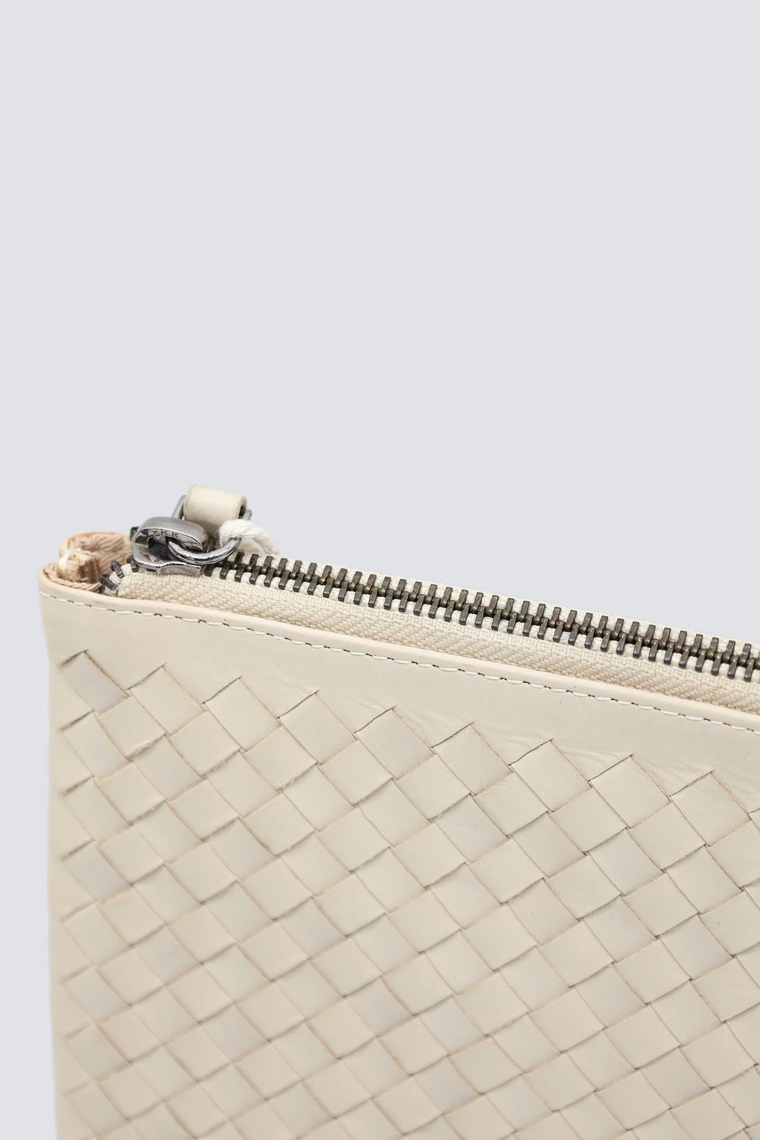 Dragon Diffusion - Woven Leather Bag - A4 Pochette Pearl