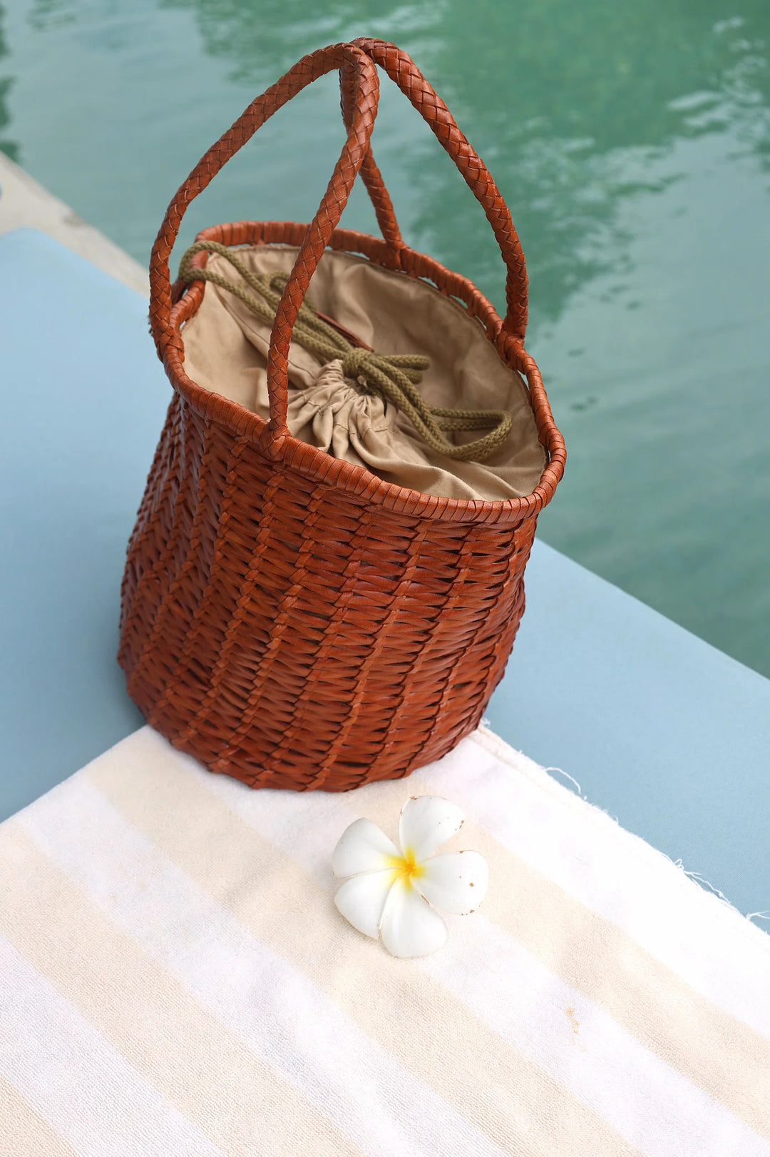 Dragon Diffusion - Woven Leather Bag - Lina Big Bucket Tan