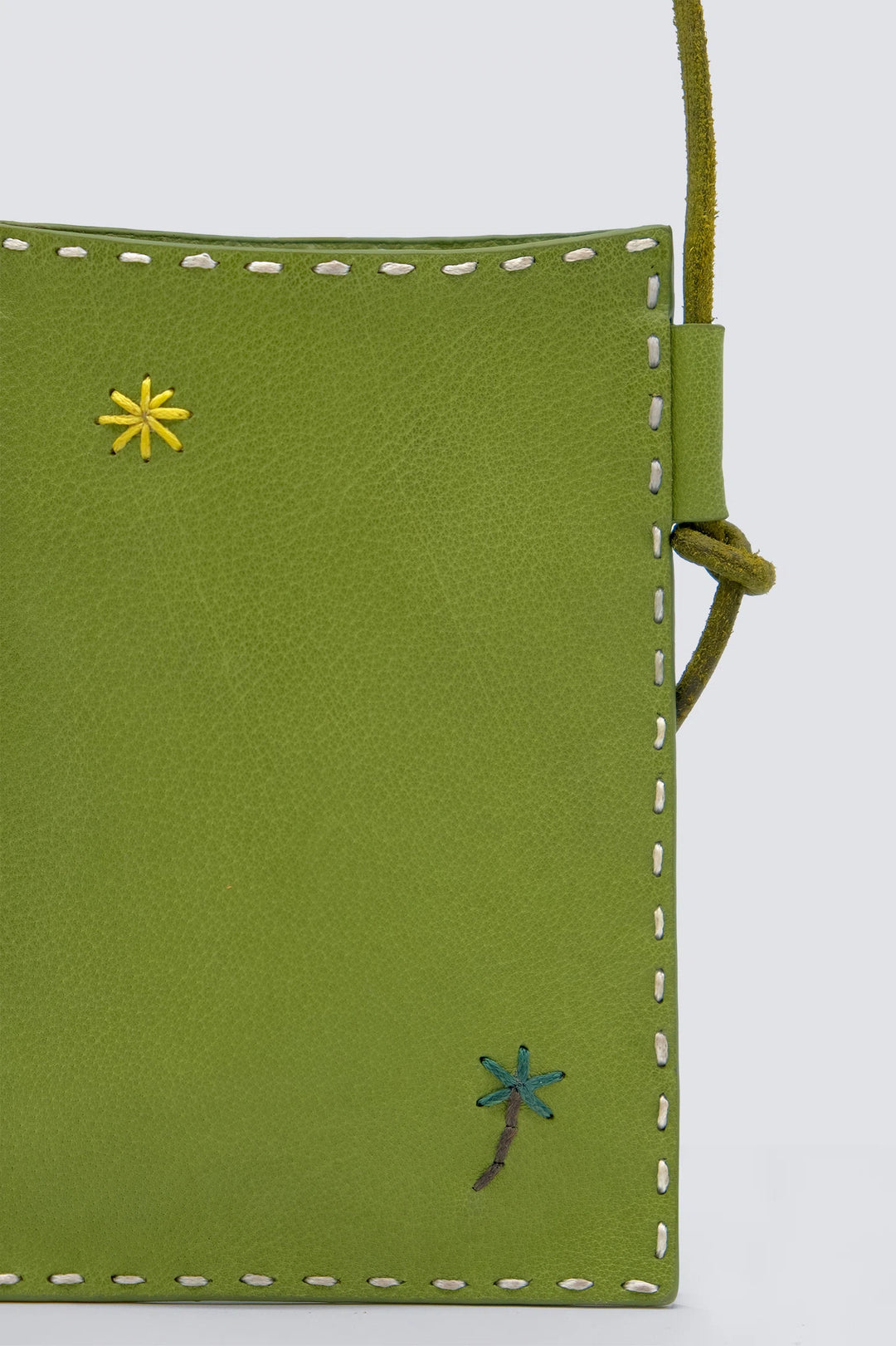 Dragon Diffusion - Leather Phone Pochette - Palm Pocket Bamboo Green