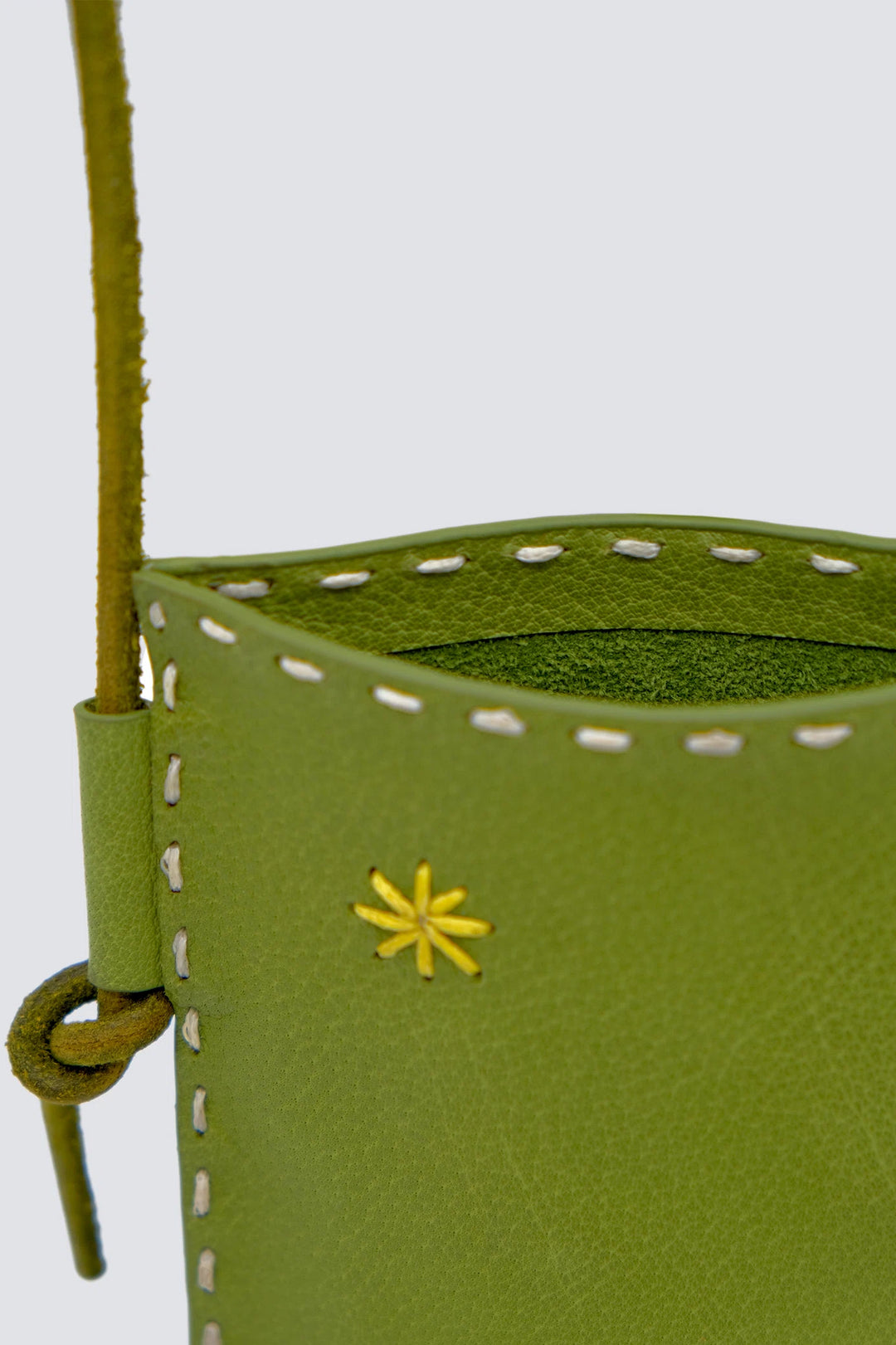 Dragon Diffusion - Leather Phone Pochette - Palm Pocket Bamboo Green