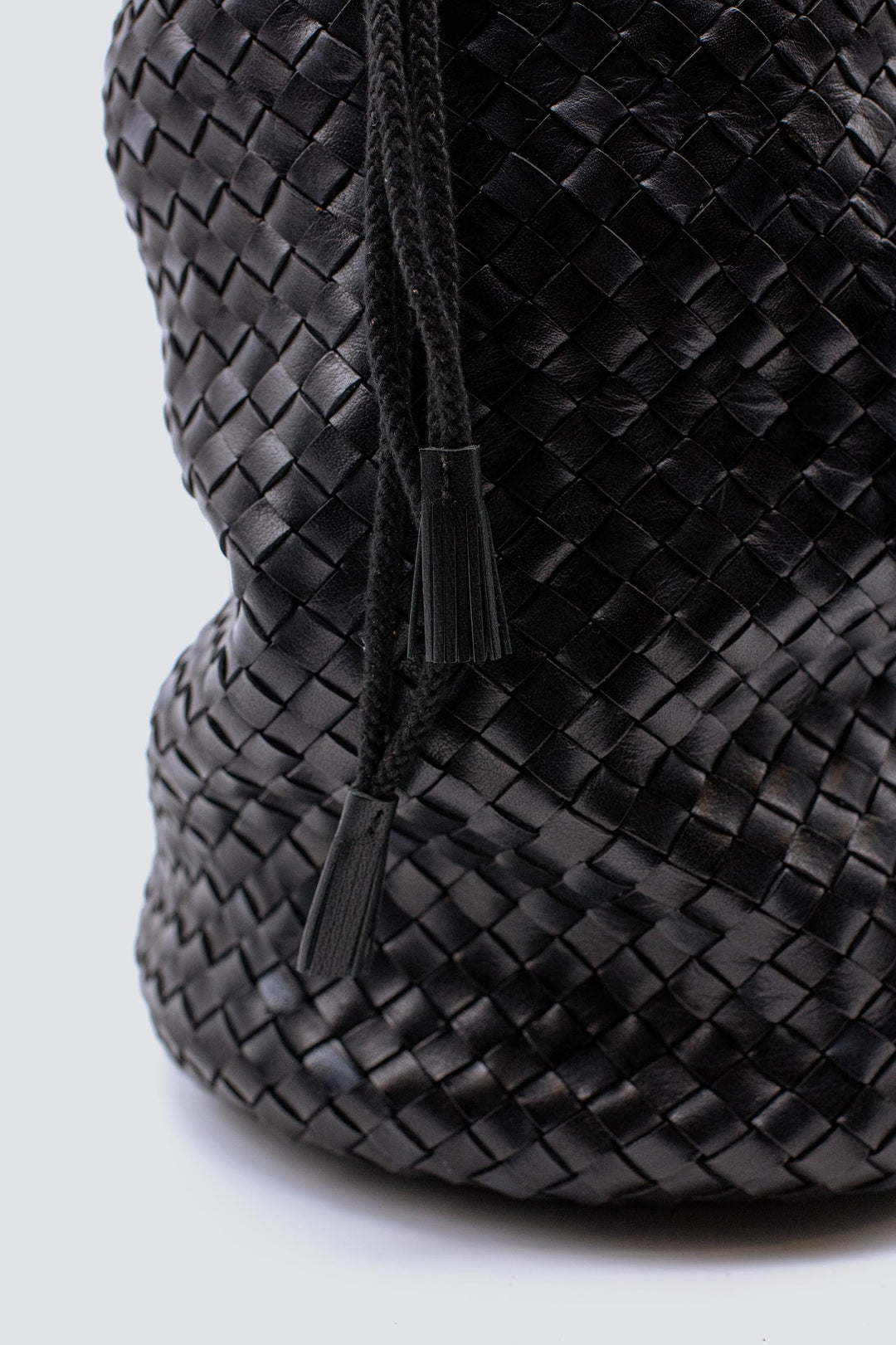 Dragon Diffusion woven leather bag handmade - Jackie Bucket Lining Black